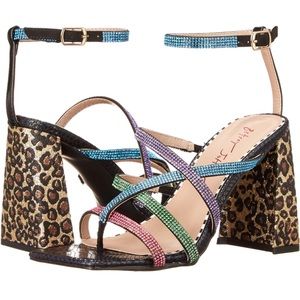 NWB Betsey Johnson Graviti Dress Sandals